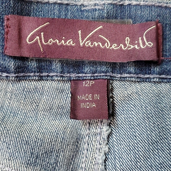 Capris - Picture 4 of 7